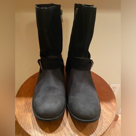 UGG Black Leather and Suede Boots - Size 8.5 EUC RARE - Picture 11 of 14